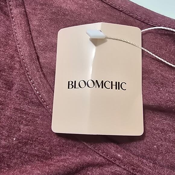 BLOOMCHIC 18-20 2X Plus Russet Contrast Overlap Round Neck Flared Top NWT B37 - Picture 7 of 9